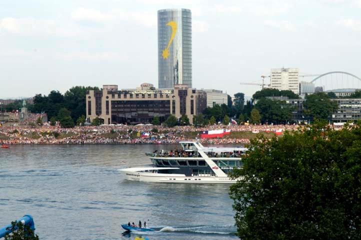 Hotel Roemerhafen Köln Eksteriør billede